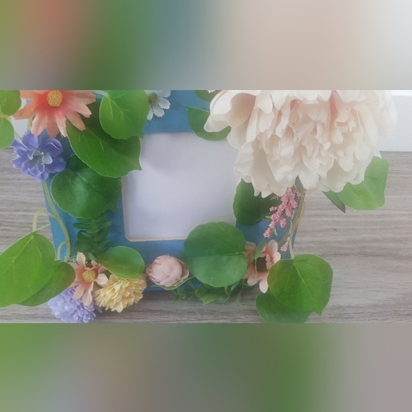 Flower Frame [3.7 x 3.7” opening] - Picture 5 of 7